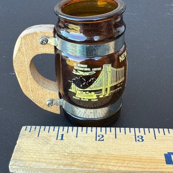 Vintage 1960s Siesta Ware Barrel Mini Mug New York City Souvenir Amber Glass - Picture 8 of 10